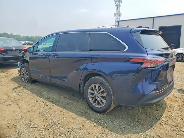 5TDKRKEC9MS018349 2021 TOYOTA SIENNA - Image 2