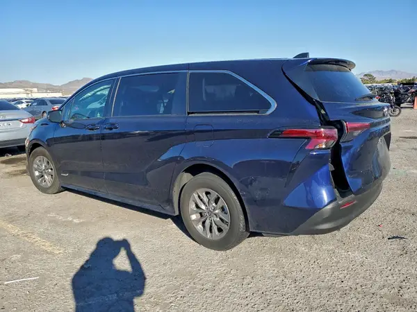 5TDKRKEC9MS020912 2021 TOYOTA SIENNA - Image 2