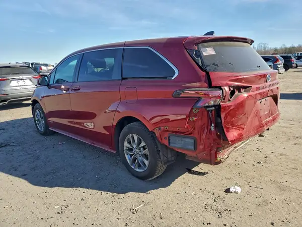 5TDKRKEC9MS023714 2021 TOYOTA SIENNA - Image 2