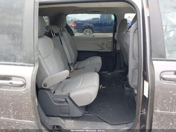 5TDKRKEC9MS034194 2021 TOYOTA SIENNA - Image 8