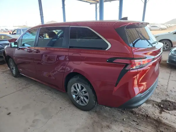 5TDKRKEC9MS035359 2021 TOYOTA SIENNA - Image 2
