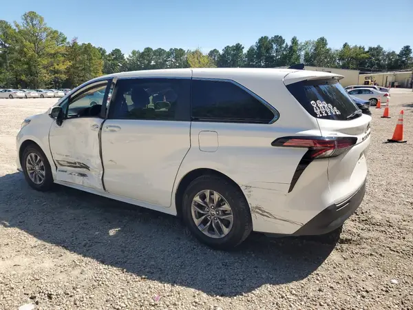 5TDKRKEC9MS045664 2021 TOYOTA SIENNA - Image 2