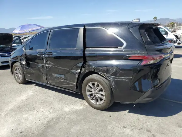5TDKRKEC9MS048080 2021 TOYOTA SIENNA - Image 2