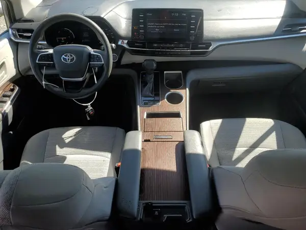 5TDKRKEC9MS053585 2021 TOYOTA SIENNA - Image 8