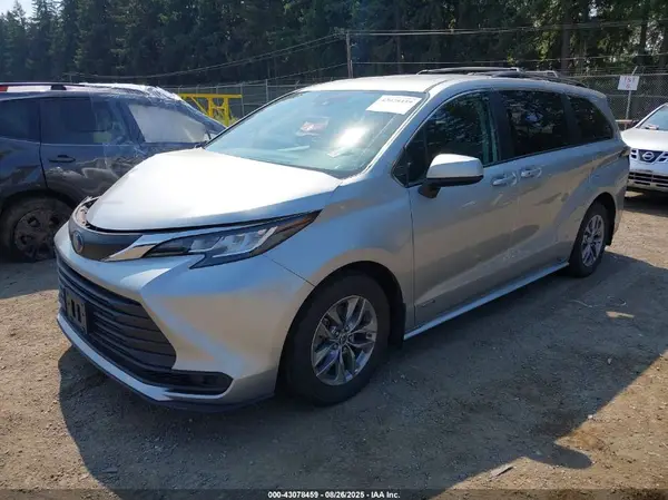 5TDKRKEC9MS056714 2021 TOYOTA SIENNA - Image 2