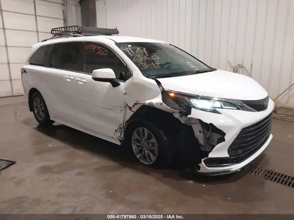 5TDKRKEC9MS060777 2021 TOYOTA SIENNA - Image 1