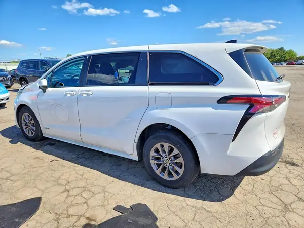 5TDKRKEC9MS063954 2021 TOYOTA SIENNA - Image 2
