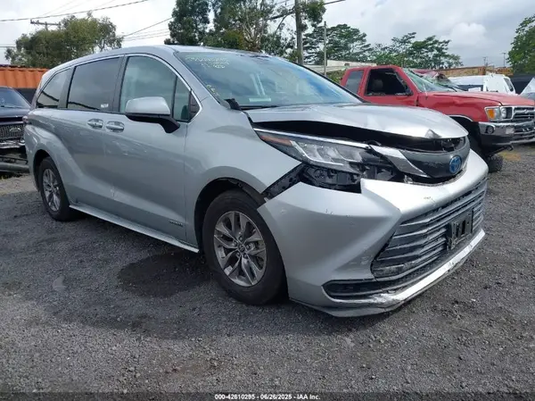 5TDKRKEC9MS069706 2021 TOYOTA SIENNA - Image 1