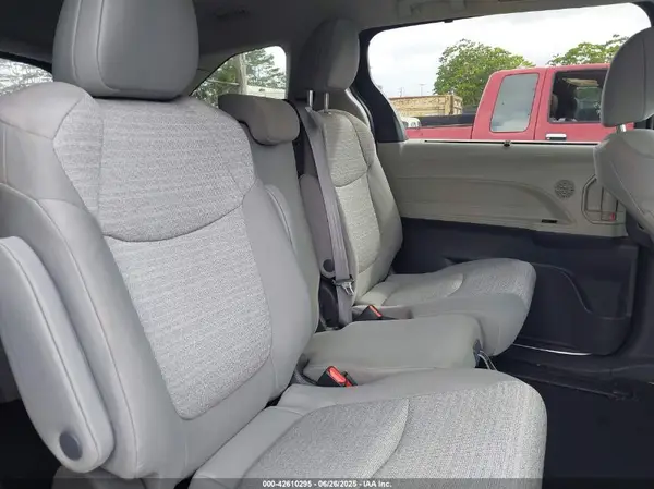 5TDKRKEC9MS069706 2021 TOYOTA SIENNA - Image 8
