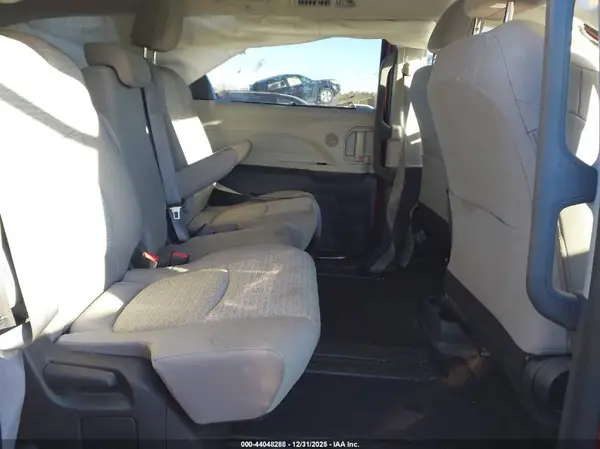 5TDKRKEC9NS079556 2022 TOYOTA SIENNA - Image 8