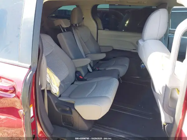 5TDKRKEC9NS115603 2022 TOYOTA SIENNA - Image 8
