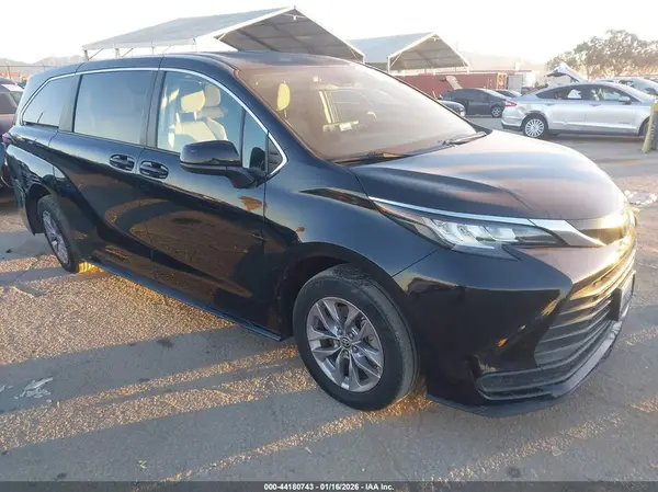 5TDKRKEC9NS123281 2022 TOYOTA SIENNA - Image 1