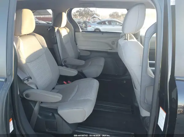 5TDKRKEC9NS123281 2022 TOYOTA SIENNA - Image 8