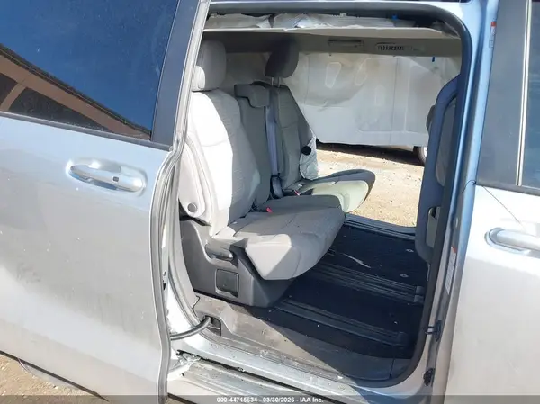5TDKRKEC9NS126861 2022 TOYOTA SIENNA - Image 8