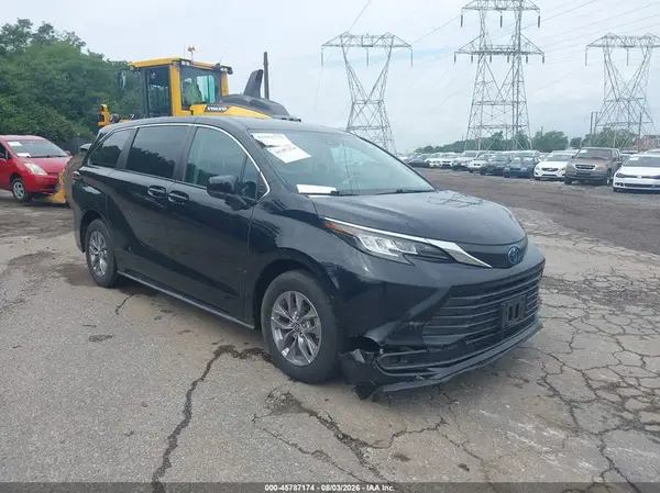 5TDKRKEC9NS131767 2022 TOYOTA SIENNA - Image 1
