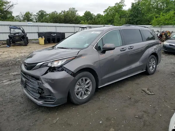 5TDKRKEC9NS134331 2022 TOYOTA SIENNA - Image 1