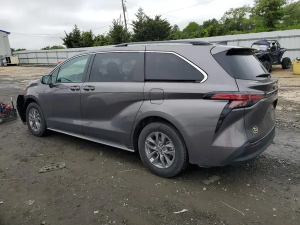 5TDKRKEC9NS134331 2022 TOYOTA SIENNA - Image 2