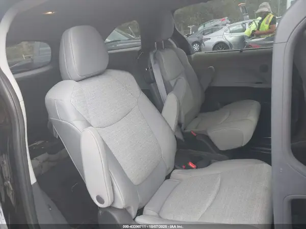 5TDKRKEC9PS165016 2023 TOYOTA SIENNA - Image 8