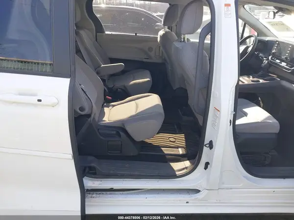 5TDKRKEC9PS172371 2023 TOYOTA SIENNA - Image 8