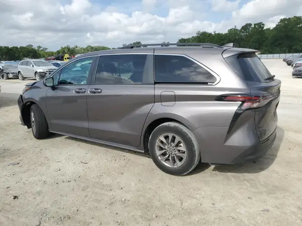 5TDKRKEC9PS178719 2023 TOYOTA SIENNA - Image 2