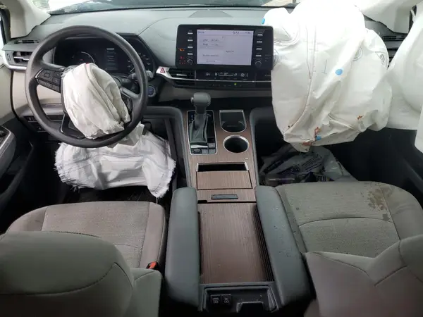 5TDKRKEC9RS182546 2024 TOYOTA SIENNA - Image 8