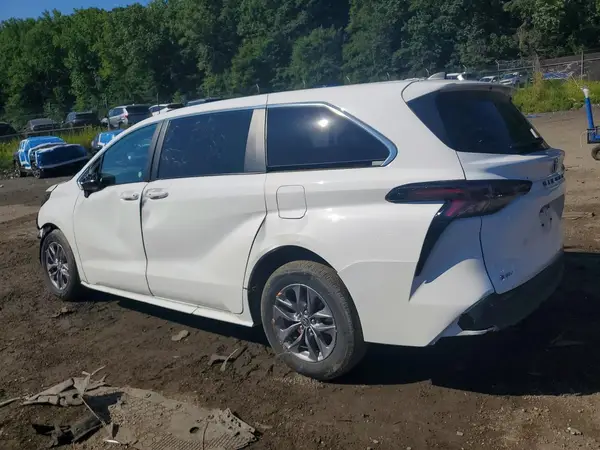 5TDKRKEC9SS225188 2025 TOYOTA SIENNA - Image 2