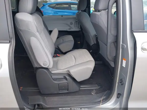 5TDKRKEC9SS227300 2025 TOYOTA SIENNA - Image 8