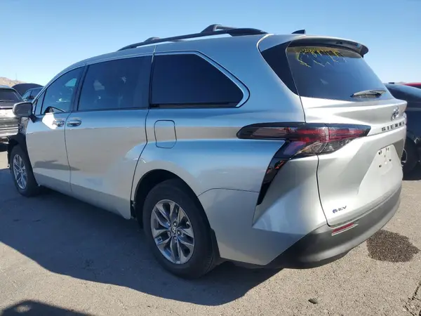5TDKRKEC9SS236224 2025 TOYOTA SIENNA - Image 2