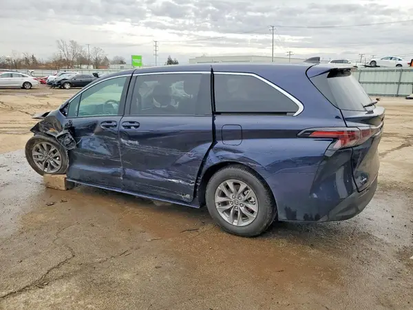 5TDKRKEC9SS268719 2025 TOYOTA SIENNA - Image 2