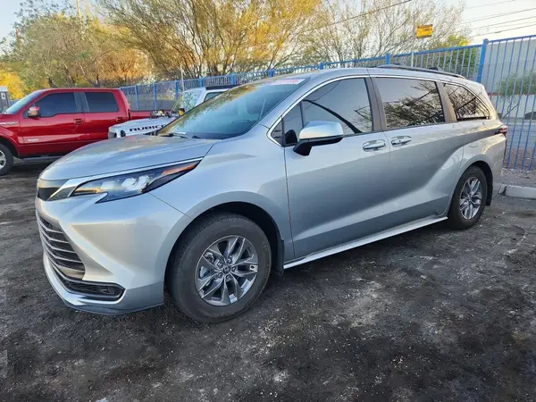 5TDKRKEC9SS270129 2025 TOYOTA SIENNA - Image 1