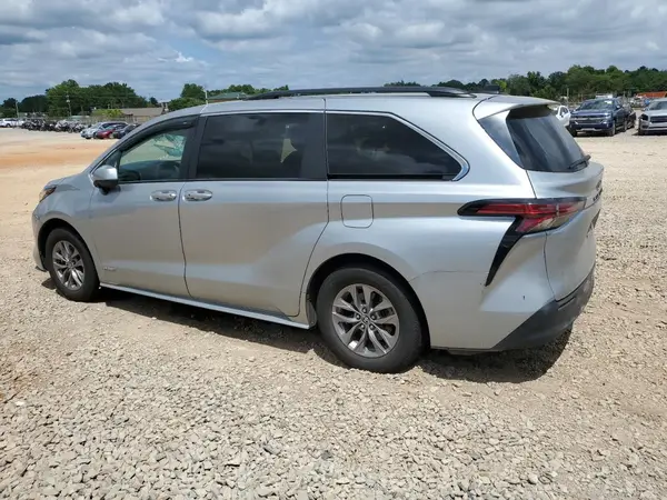 5TDKRKECXMS002922 2021 TOYOTA SIENNA - Image 2