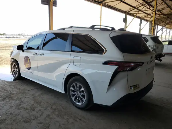 5TDKRKECXMS003682 2021 TOYOTA SIENNA - Image 2