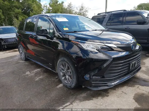 5TDKRKECXMS017761 2021 TOYOTA SIENNA - Image 1