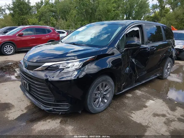 5TDKRKECXMS017761 2021 TOYOTA SIENNA - Image 2