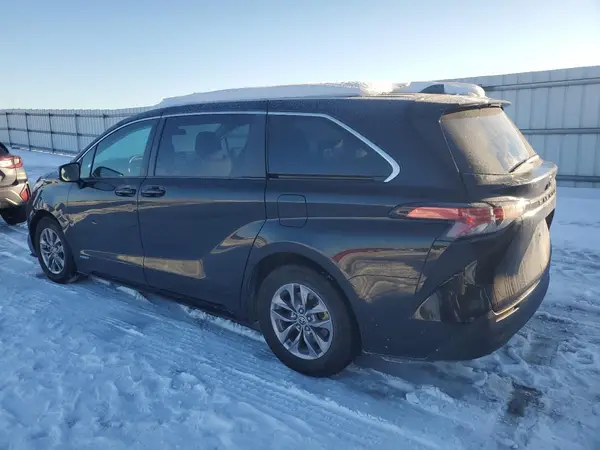 5TDKRKECXMS022197 2021 TOYOTA SIENNA - Image 2