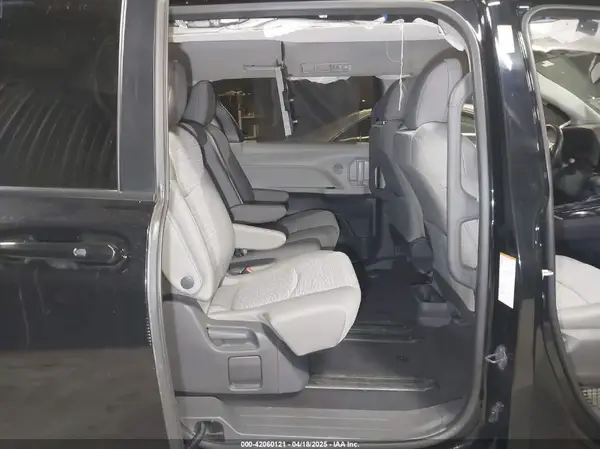 5TDKRKECXMS027593 2021 TOYOTA SIENNA - Image 8