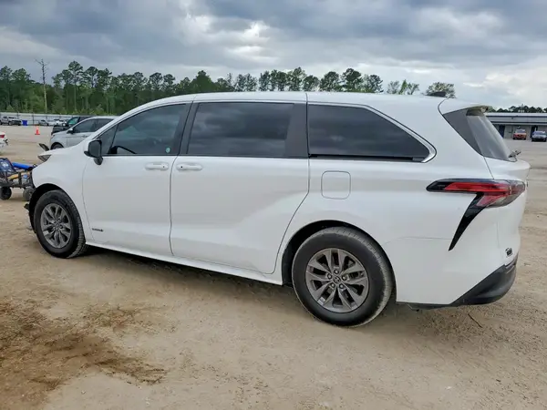 5TDKRKECXMS034785 2021 TOYOTA SIENNA - Image 2