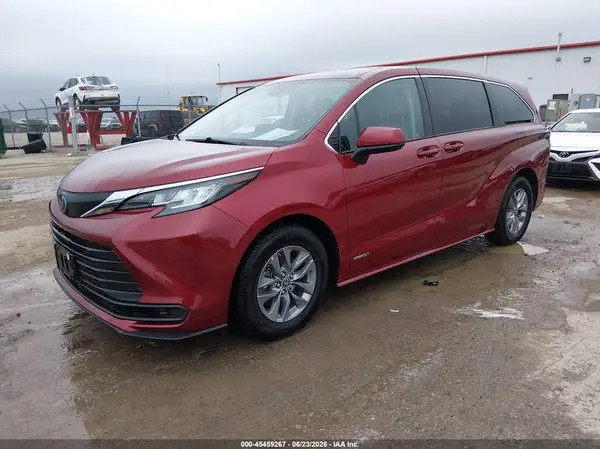 5TDKRKECXMS043146 2021 TOYOTA SIENNA - Image 2