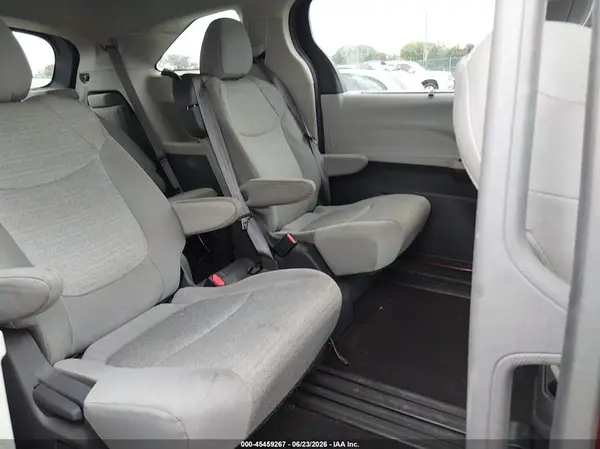 5TDKRKECXMS043146 2021 TOYOTA SIENNA - Image 8