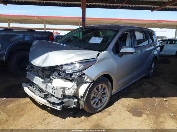 5TDKRKECXMS046600 2021 TOYOTA SIENNA - Image 2
