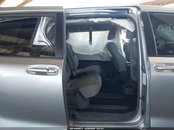 5TDKRKECXMS046600 2021 TOYOTA SIENNA - Image 8