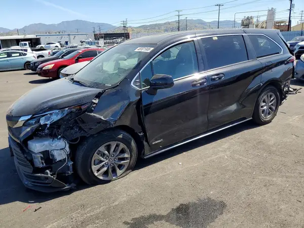 5TDKRKECXMS048105 2021 TOYOTA SIENNA - Image 1