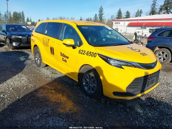 5TDKRKECXMS049139 2021 TOYOTA SIENNA - Image 1