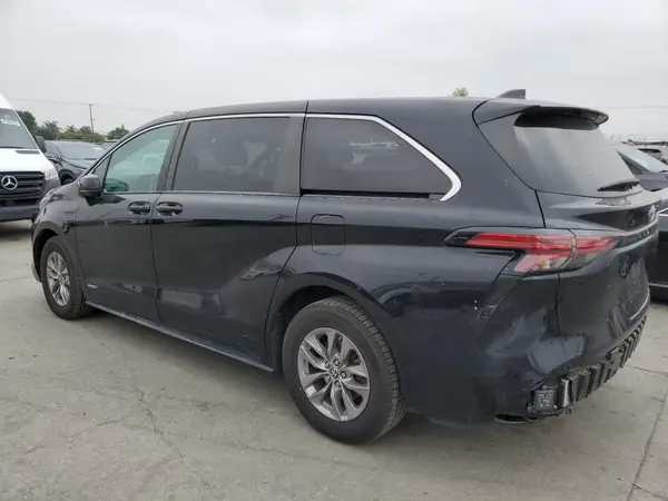 5TDKRKECXMS056186 2021 TOYOTA SIENNA - Image 2