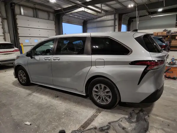 5TDKRKECXMS064353 2021 TOYOTA SIENNA - Image 2