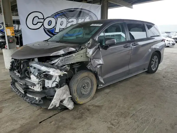 5TDKRKECXNS076178 2022 TOYOTA SIENNA - Image 1