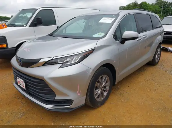 5TDKRKECXNS084362 2022 TOYOTA SIENNA - Image 2