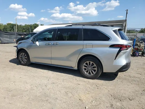 5TDKRKECXNS086919 2022 TOYOTA SIENNA - Image 2