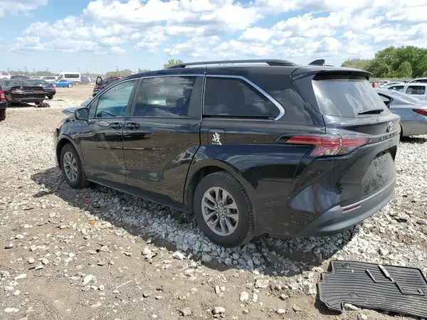 5TDKRKECXNS090064 2022 TOYOTA SIENNA - Image 2