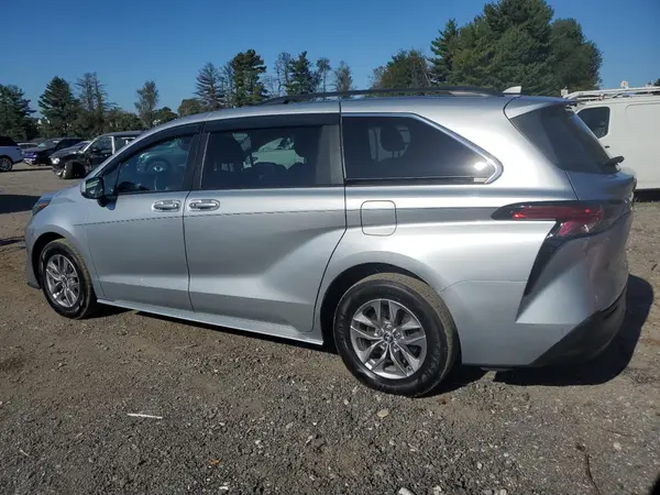 5TDKRKECXNS096494 2022 TOYOTA SIENNA - Image 2